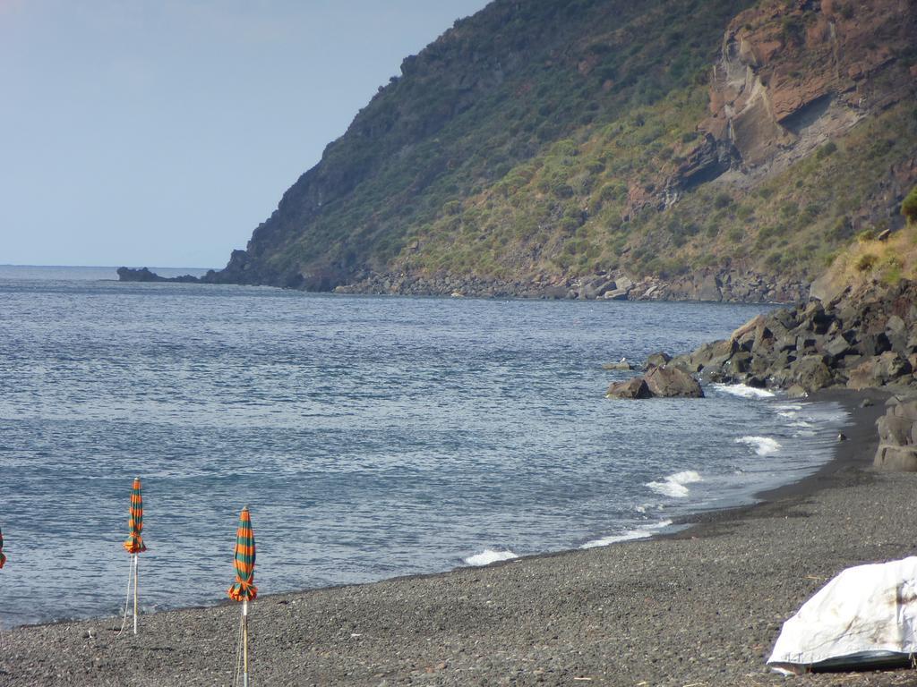 Villa Ginestra Sulla Spiaggia Di Stromboli Chambre photo